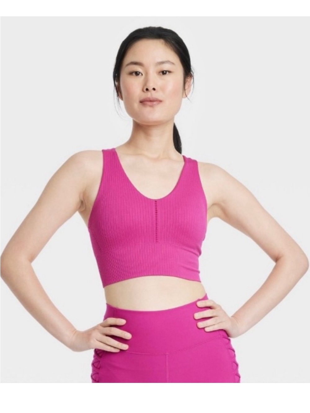 Title:
Women’s XL All in Motion Medium Support Seamless V-Neck Sports Bra Padded